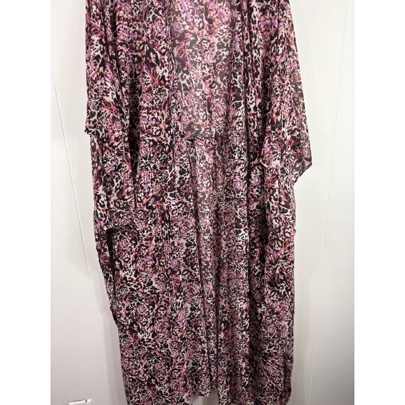 Torrid sheer kimono duster with a pink and black animal print Size 1/2X - Picture 2 of 6